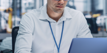 Dynabook Portégé Z40L-N – 14″ FHD+ IPS Copilot+ PC (1TB SSD / 32GB RAM)