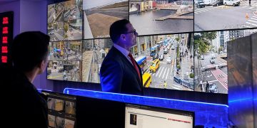 The Secret Service seized a network capable of shutting down New York City’s cell service