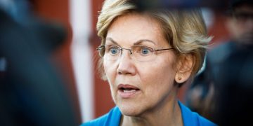 Elizabeth Warren Explodes Over News Of Paramount Skydance’s Planned Bid For Warner Bros. Discovery: Links Trump To ‘Dangerous Concentration Of Power’ – Paramount Skydance (NASDAQ:PSKY), Warner Bros. Discovery (NASDAQ:WBD)