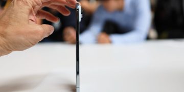 I tried the iPhone Air and it’s so exciting, I might ditch my Pro Max