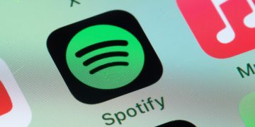 Spotify will now let free users pick and play tracks