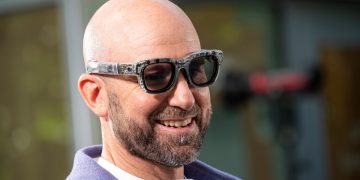 Meta CTO explains why the smart glasses demos failed at Meta Connect — and it wasn’t the Wi-Fi