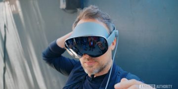 Samsung’s headset has a new launch date, but what about tri-fold?