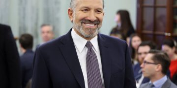 Howard Lutnick Says Elon Musk Got DOGE ‘Backward,’ Focused On Firing Instead Of Cutting Government Waste – Tesla (NASDAQ:TSLA)