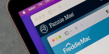 Peter Schiff Blames Fannie Mae And Freddie Mac For Skyrocketing Home Prices: ‘By Inflating Demand, They Jack Up Prices,’ Leading To A ‘Debt Trap’ – Federal Home Loan (OTC:FMCC), Federal National Mortgage (OTC:FNMA)