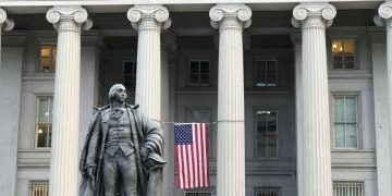 Treasury Yields Fall as Investors Await Jobs Data This Week