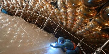 This Giant Subterranean Neutrino Detector Is Taking On the Mysteries of Physics