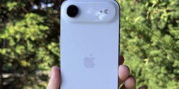 Apple promises fix for ‘very rare’ camera glitch on the iPhone 17 Pro and iPhone Air