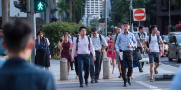 As inflation outpaces wages, S’pore workers want to be paid weekly