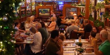 42-year-old 'Christmas-all-year' Mexican restaurant closing