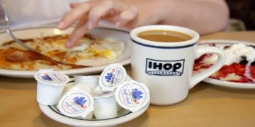 Popular breakfast chain plans to solve a growing customer problem
