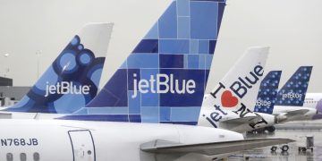 JetBlue will use Amazon’s Project Kuiper satellites for free in-flight internet
