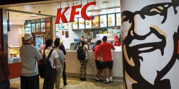 Raising Cane’s rival closes failed fast-food locations