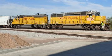 UNP Stock Rides Industrial Renewal With Wide-Moat Rail Network