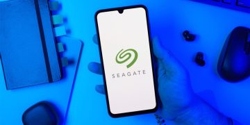 STX Stock Hits 52-Week High as AI Data Boom Fuels Re-Rating