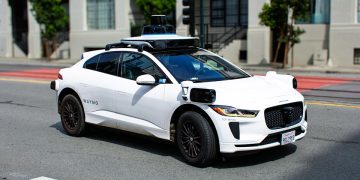 Waymo plans to launch fully autonomous taxi service in London next year