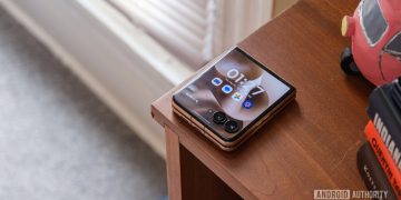 Motorola Razr Ultra at a record-low price, with free 1TB upgrade!