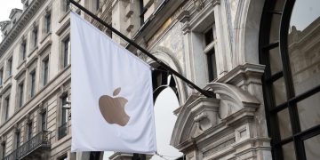 Fancy making millions hacking Apple? iPhone maker now offers huge bug bounty worth up to $2m