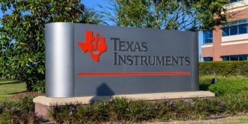 Texas Instruments Stock Sinks On Q3 Earnings, Soft Guidance – Texas Instruments (NASDAQ:TXN)