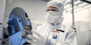 Surprise! Intel is in talks with AMD over possible chipmaking deal