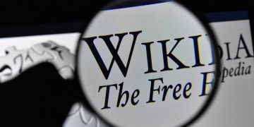 Wikimedia says AI bots and summaries are hurting Wikipedia’s traffic