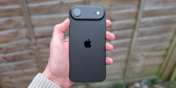 Apple iPhone Air Review: The Least Sensible iPhone Ever