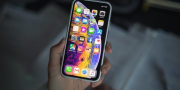 Apple alerts exploit developer that his iPhone was targeted with government spyware 