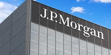 JPM Stock Up 30% in 2025—Analysts Still See More Upside