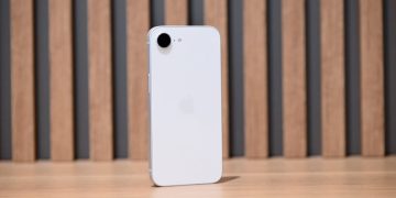 iOS 26.2 beta 1 seemingly pulled for devices using C1 modem