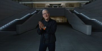 Apple CEO Tim Cook isn't retiring in 2026