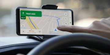 Always stuck in the wrong lane? Google Maps is rolling out AI-powered live lane guidance, for a select few