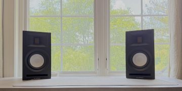 Fluance Ri71 review: powered bookshelf speakers with impressively detailed, almost neutral sound