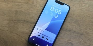 Apple reportedly plans ambitious satellite-powered iPhone features