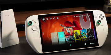 The ‘world’s first’ glasses-free 3D PC handheld looks a little ridiculous, especially at $1,799 – and honestly, I’d rather have a Steam Deck