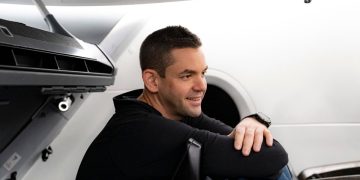 Trump flips and re-nominates Jared Isaacman to lead NASA