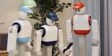 This Home Robot Clears Tables and Loads the Dishwasher All by Itself