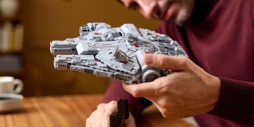 Early sales include up to 40 percent off Star Wars and Disney sets
