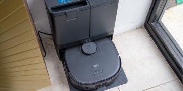 Eufy’s robot vacuum is £300 off in the Black Friday sale